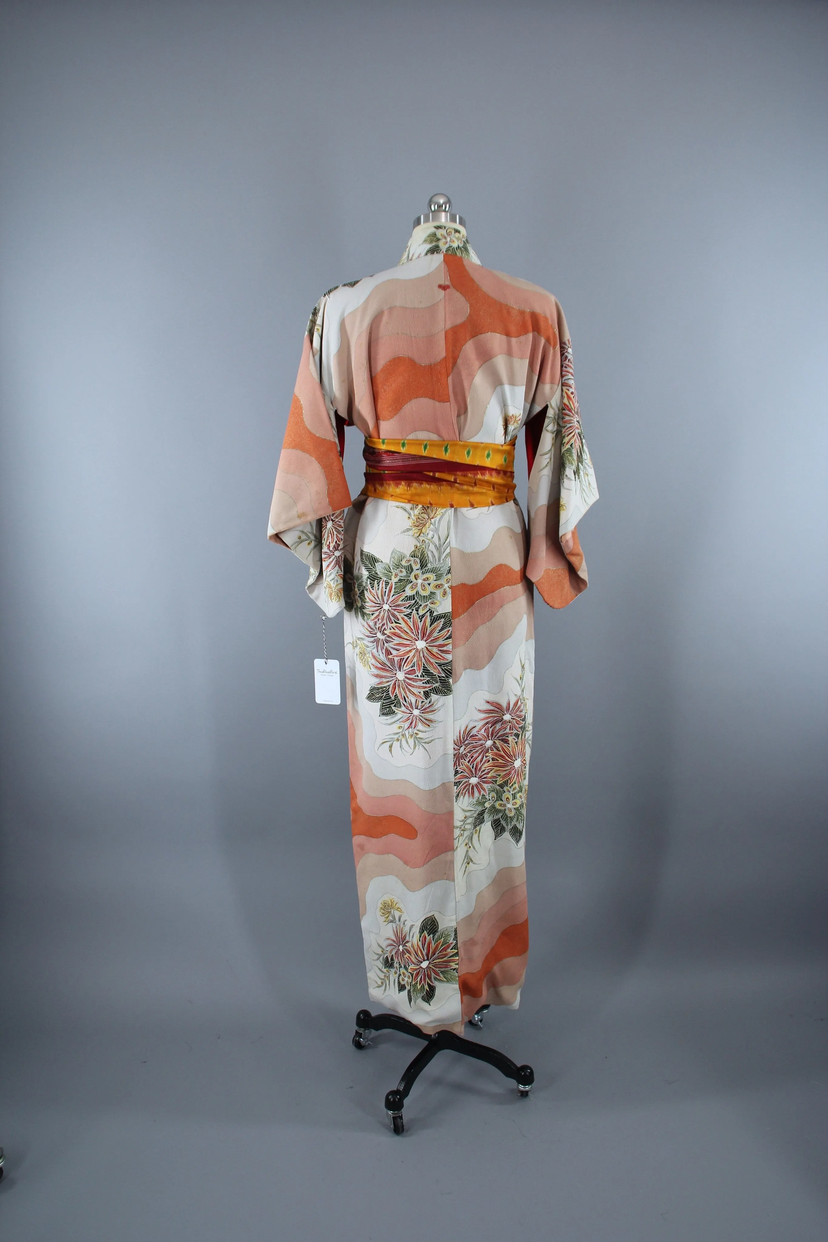 1940s Vintage Silk Kimono Robe / White Terra Cotta Floral Print