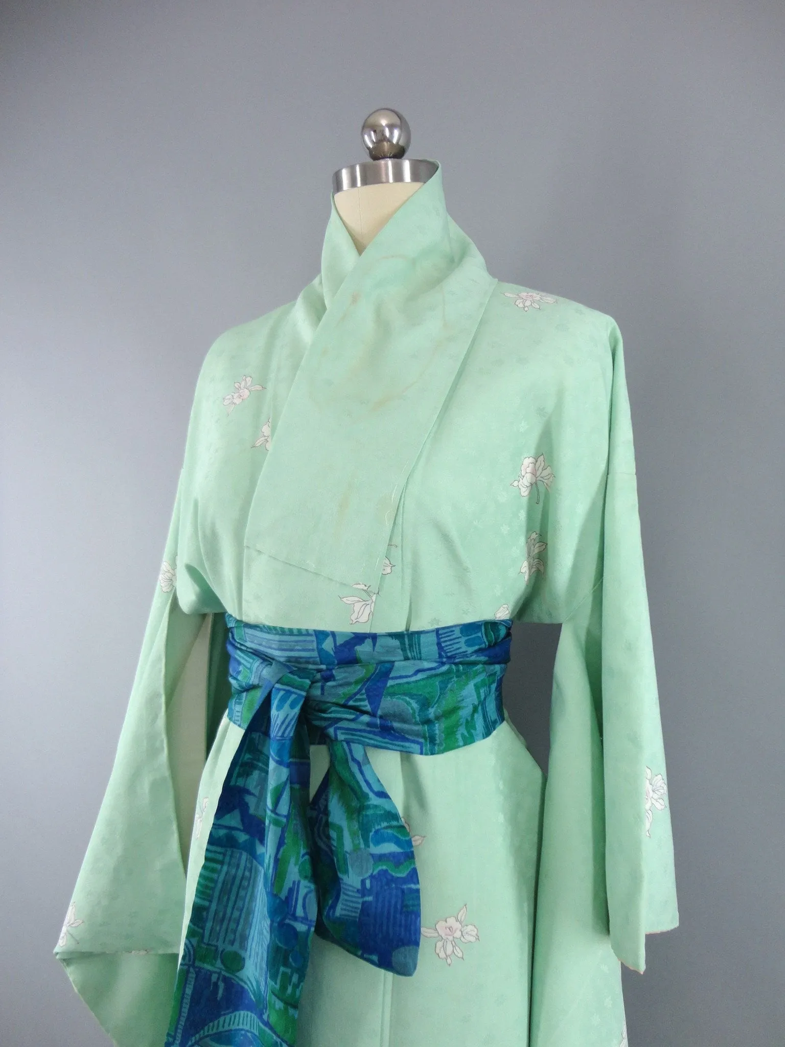 1960s Vintage Silk Kimono Robe with Green Orchid Floral Print