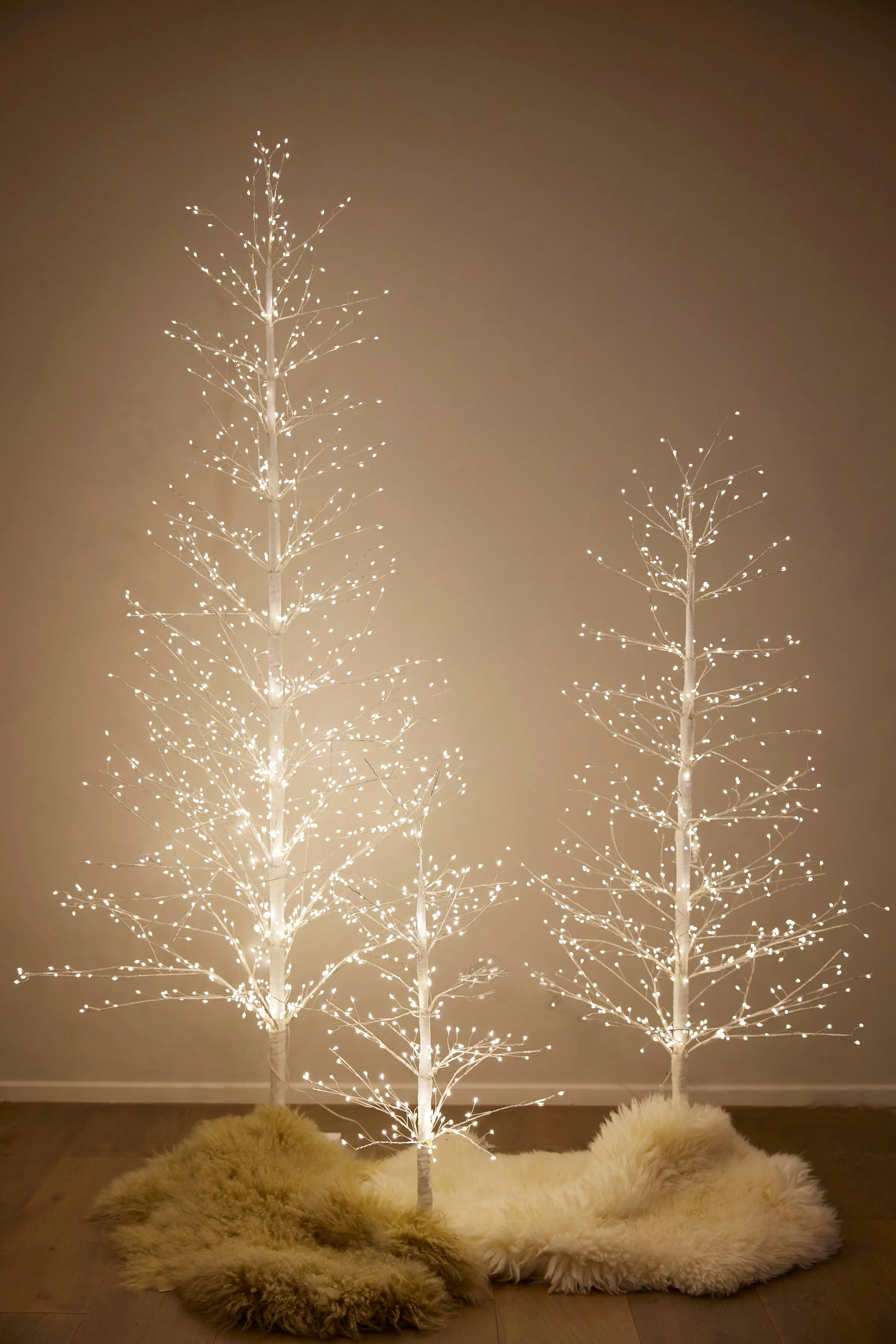 210 CM LED WHITE SPARKLE TREE