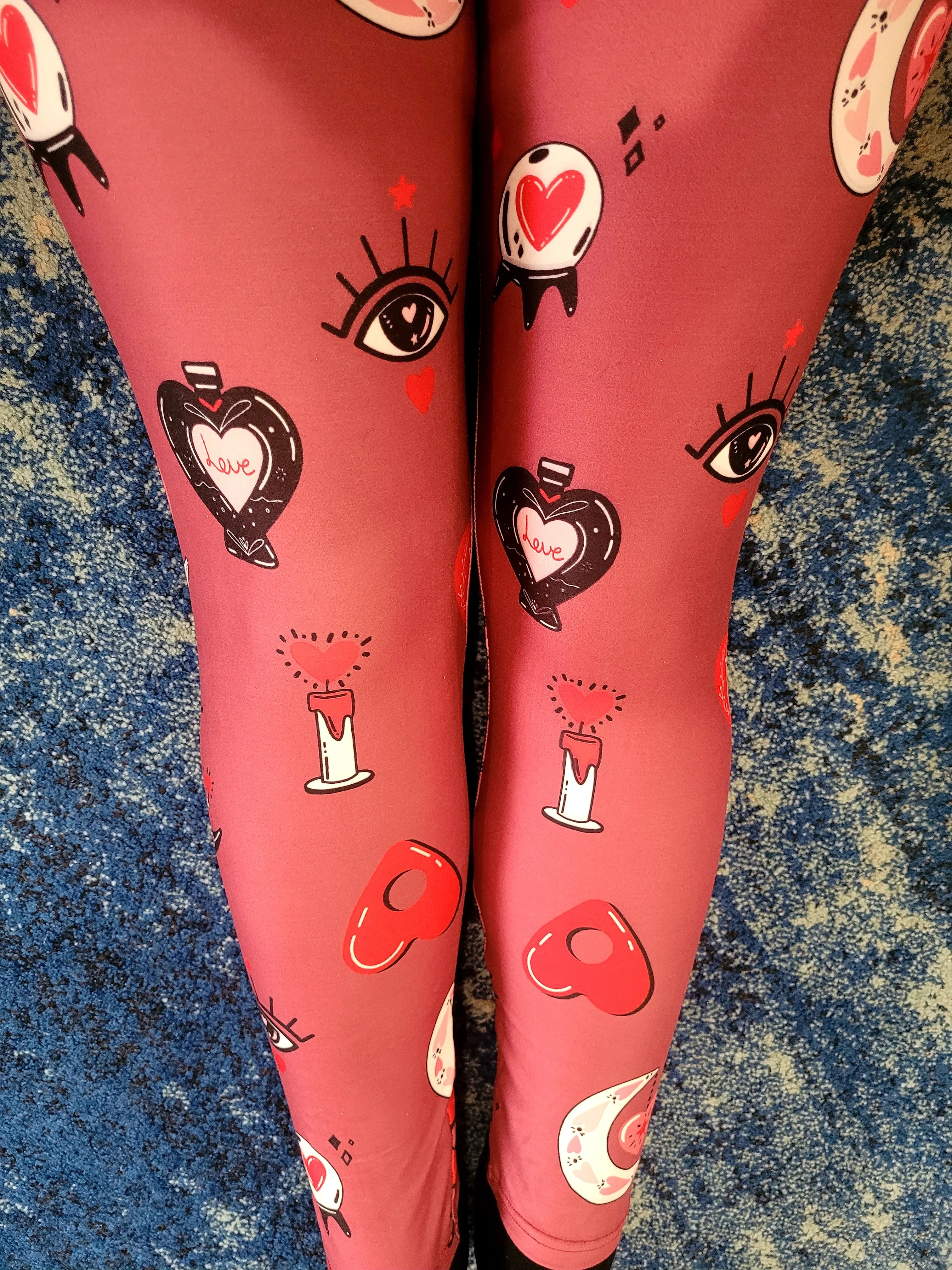 A Witch's Valentine Hearts (Exclusive) - High-quality Handcrafted Vibrant Leggings