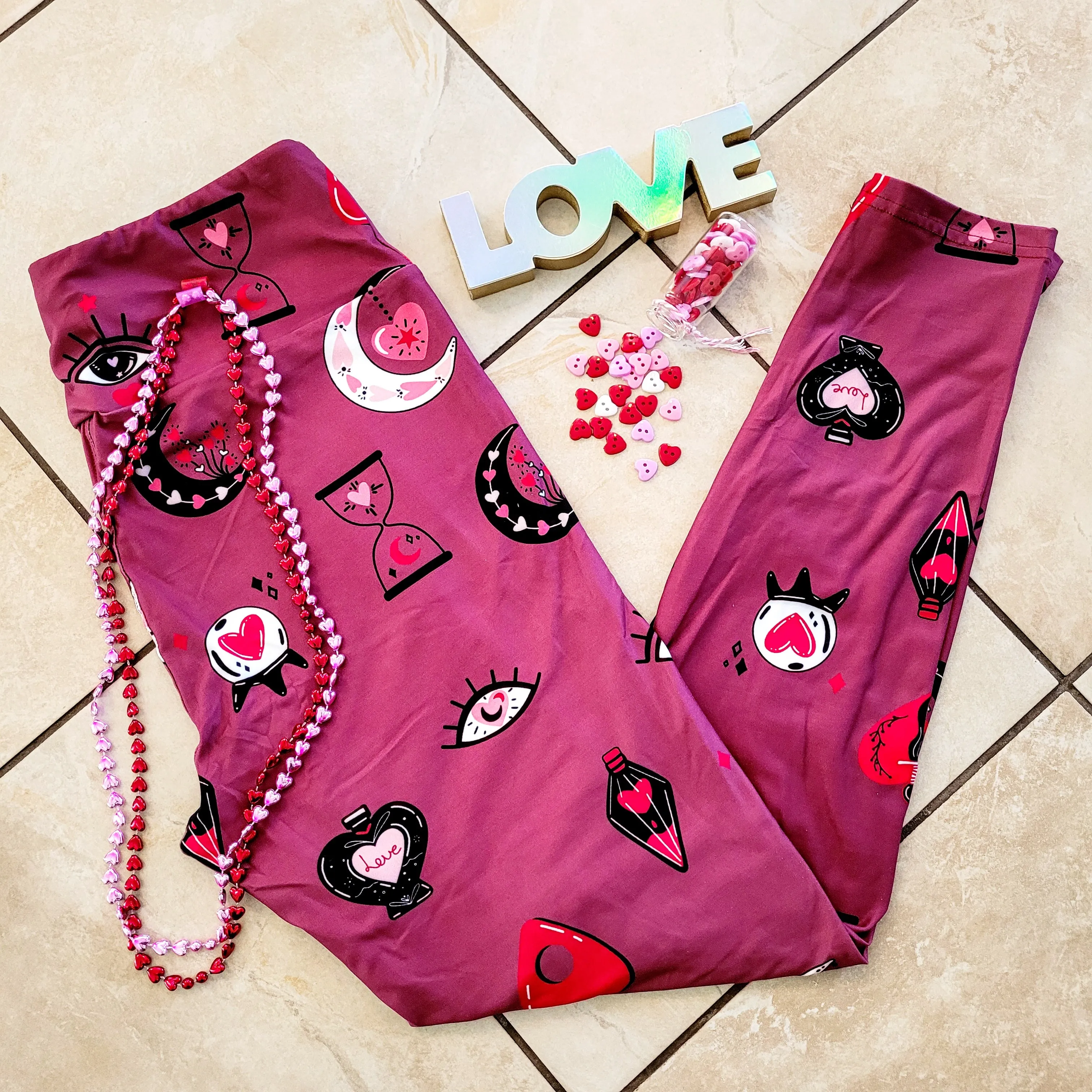 A Witch's Valentine Hearts (Exclusive) - High-quality Handcrafted Vibrant Leggings