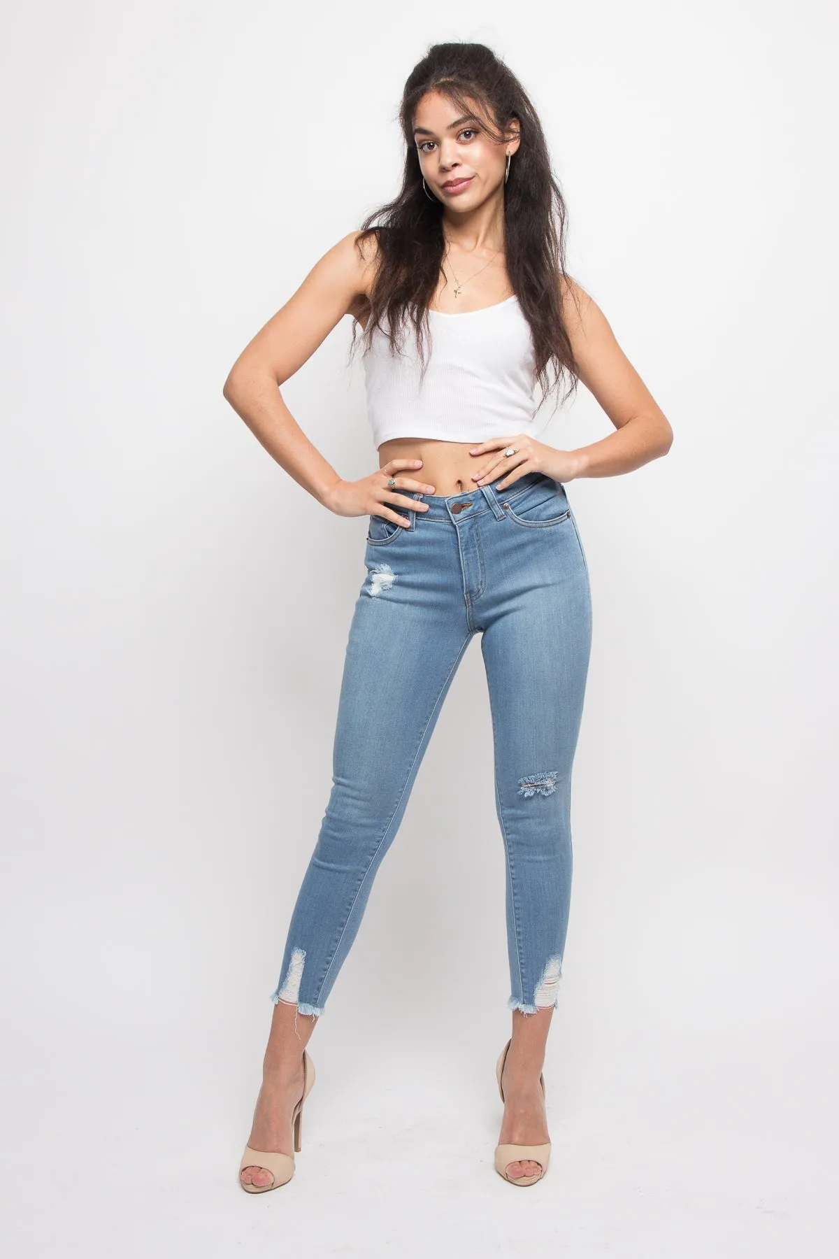 Essential Distressed Cropped Jeans