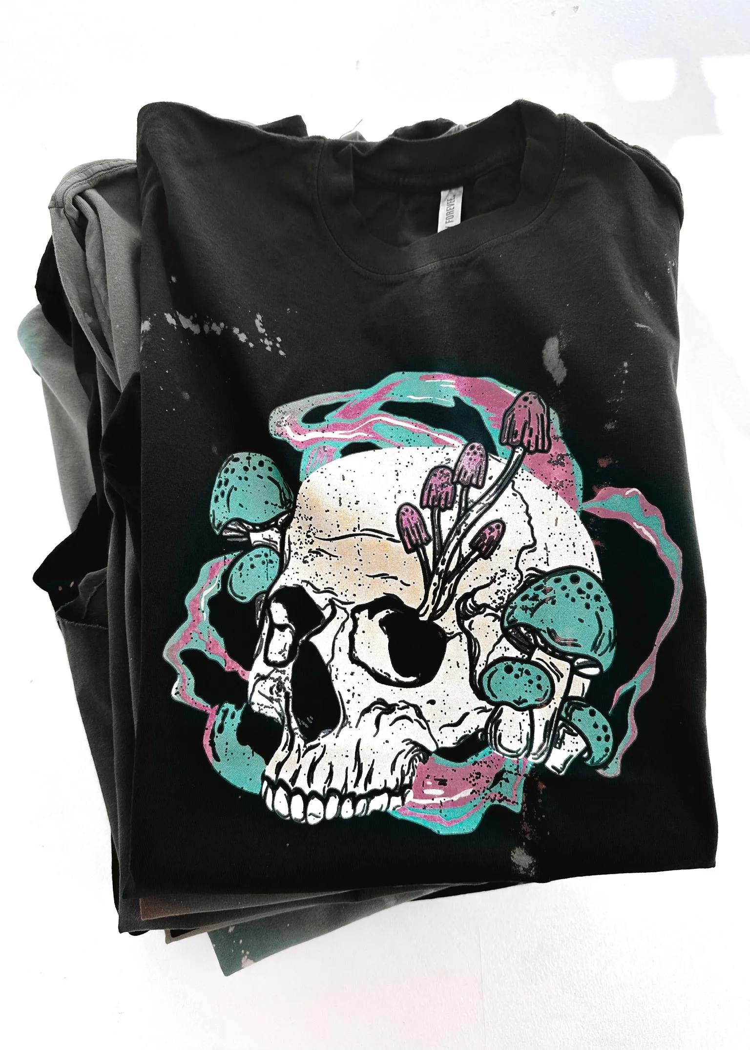 FLORAL SKULL BLEACHED OUT SIDE SLIT TEE