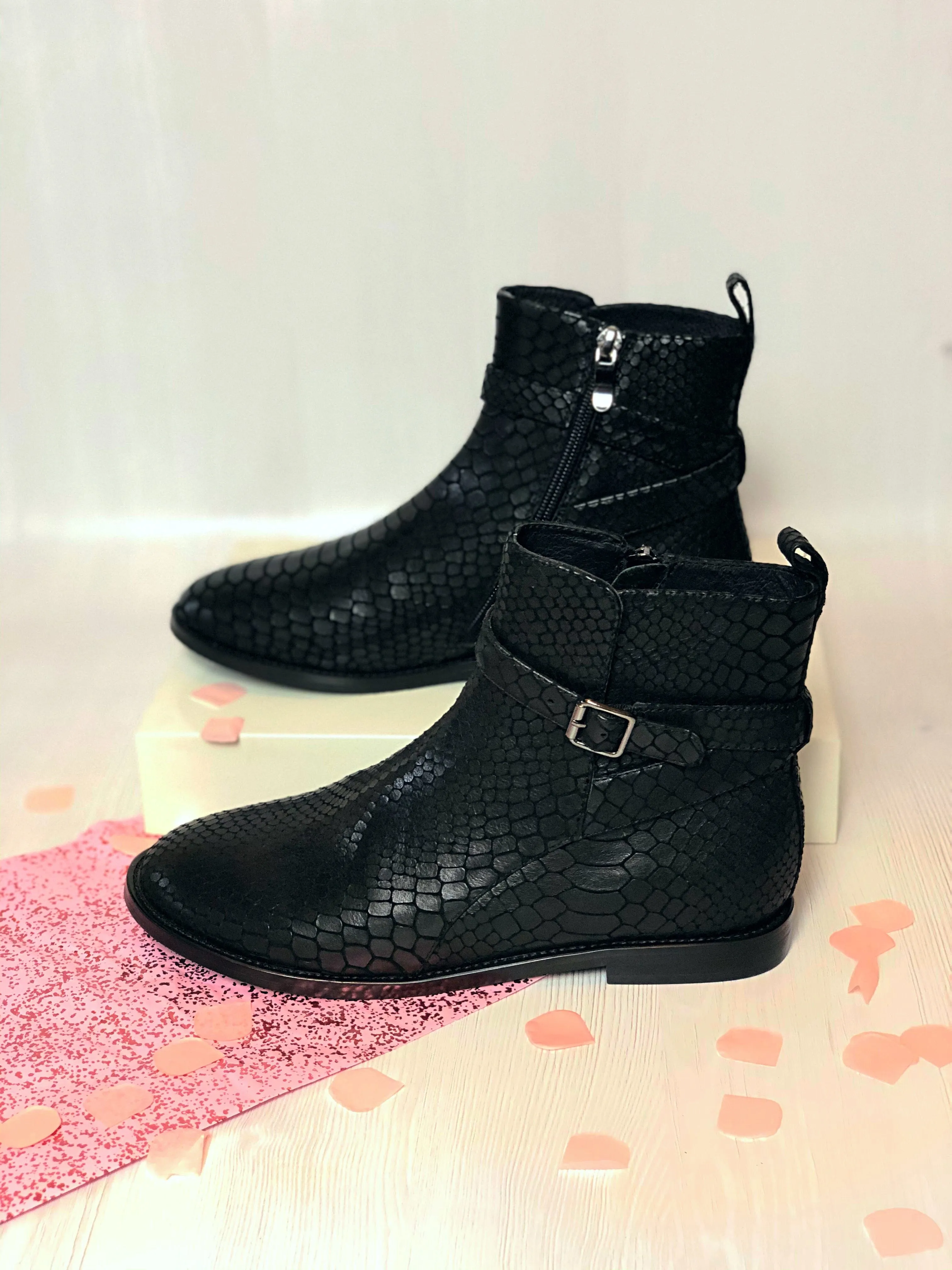 Hampstead - Black Croc Single Strap & Zip Boots