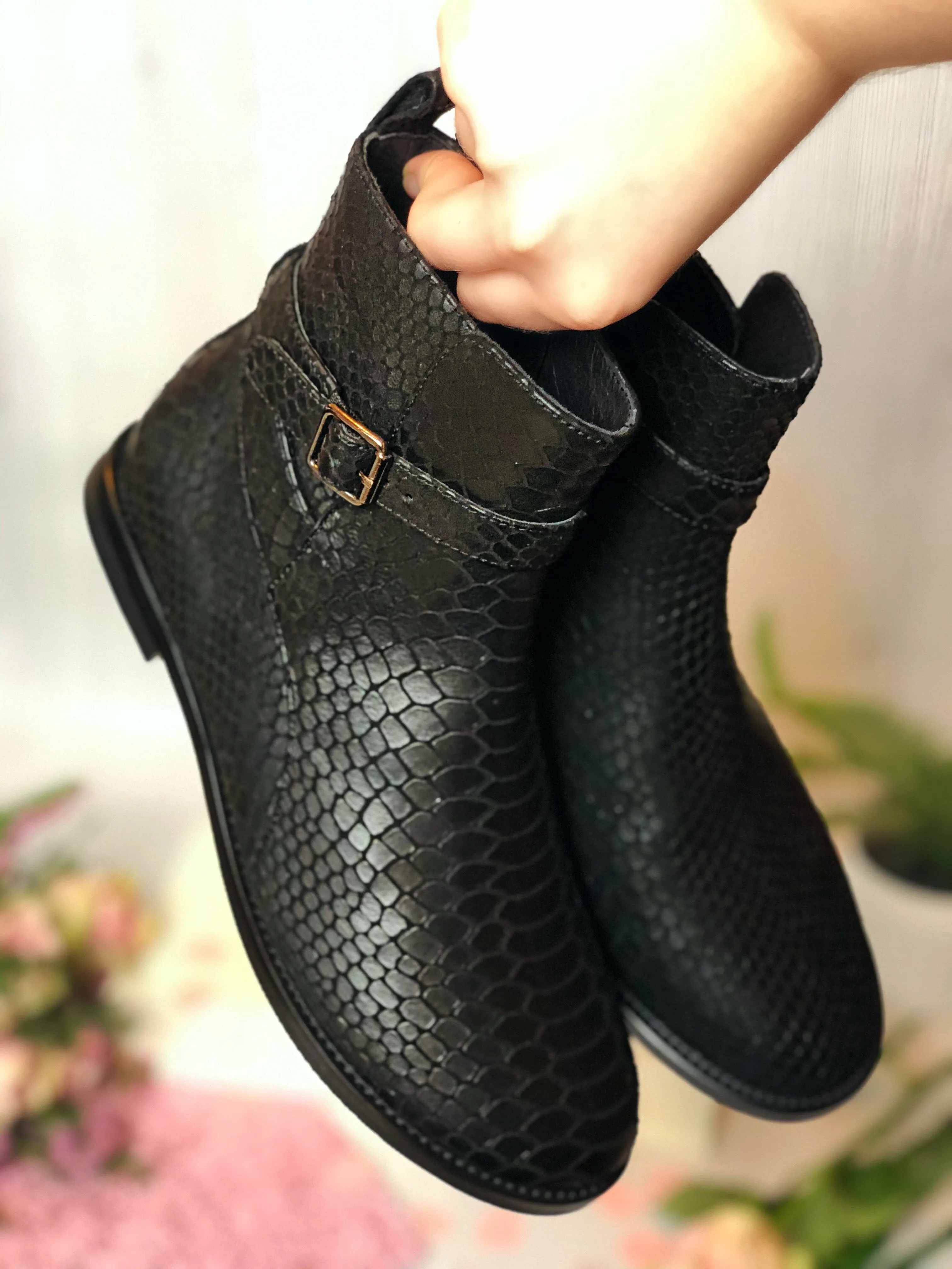 Hampstead - Black Croc Single Strap & Zip Boots