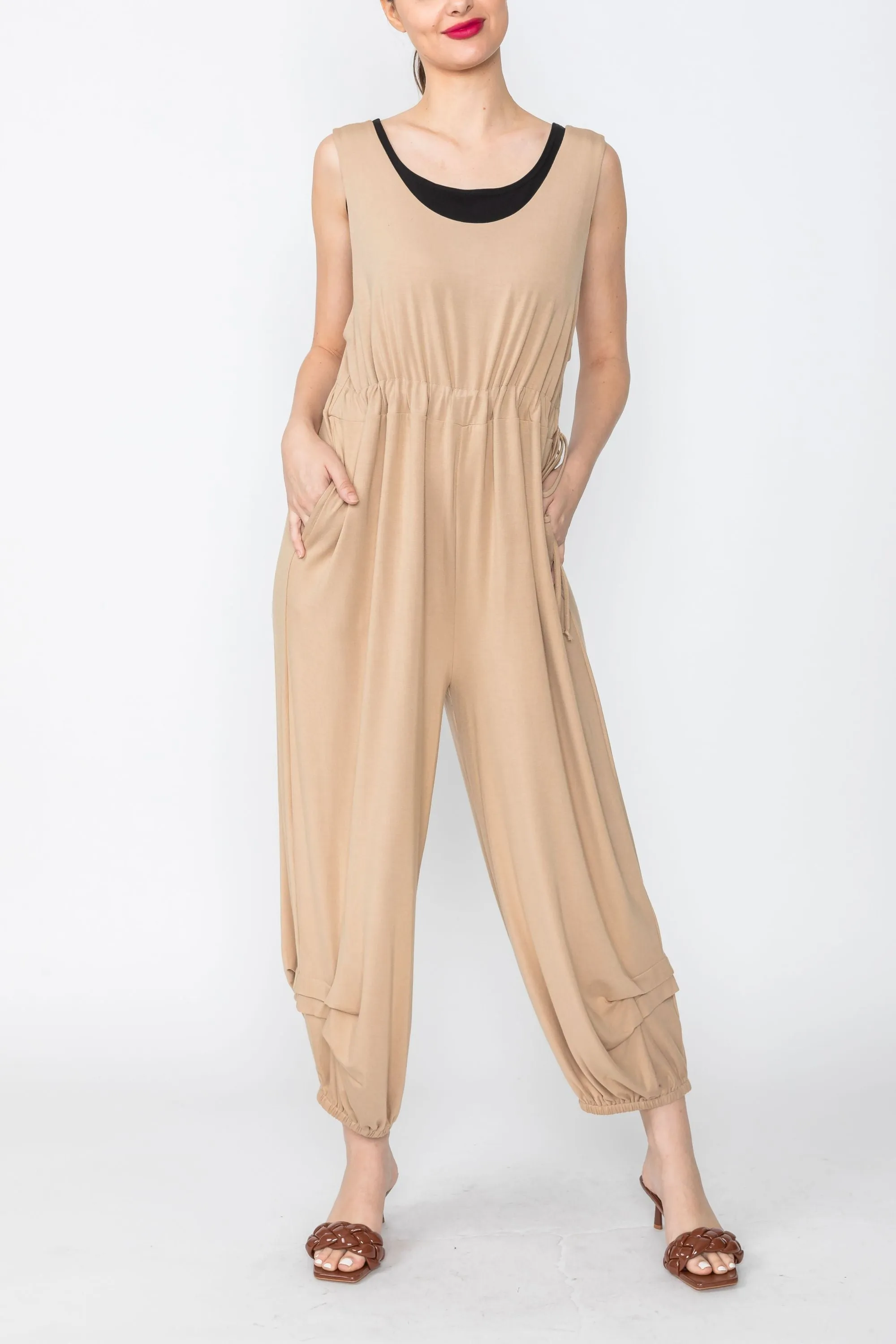 Round Neck Sleeveless Jumpsuit