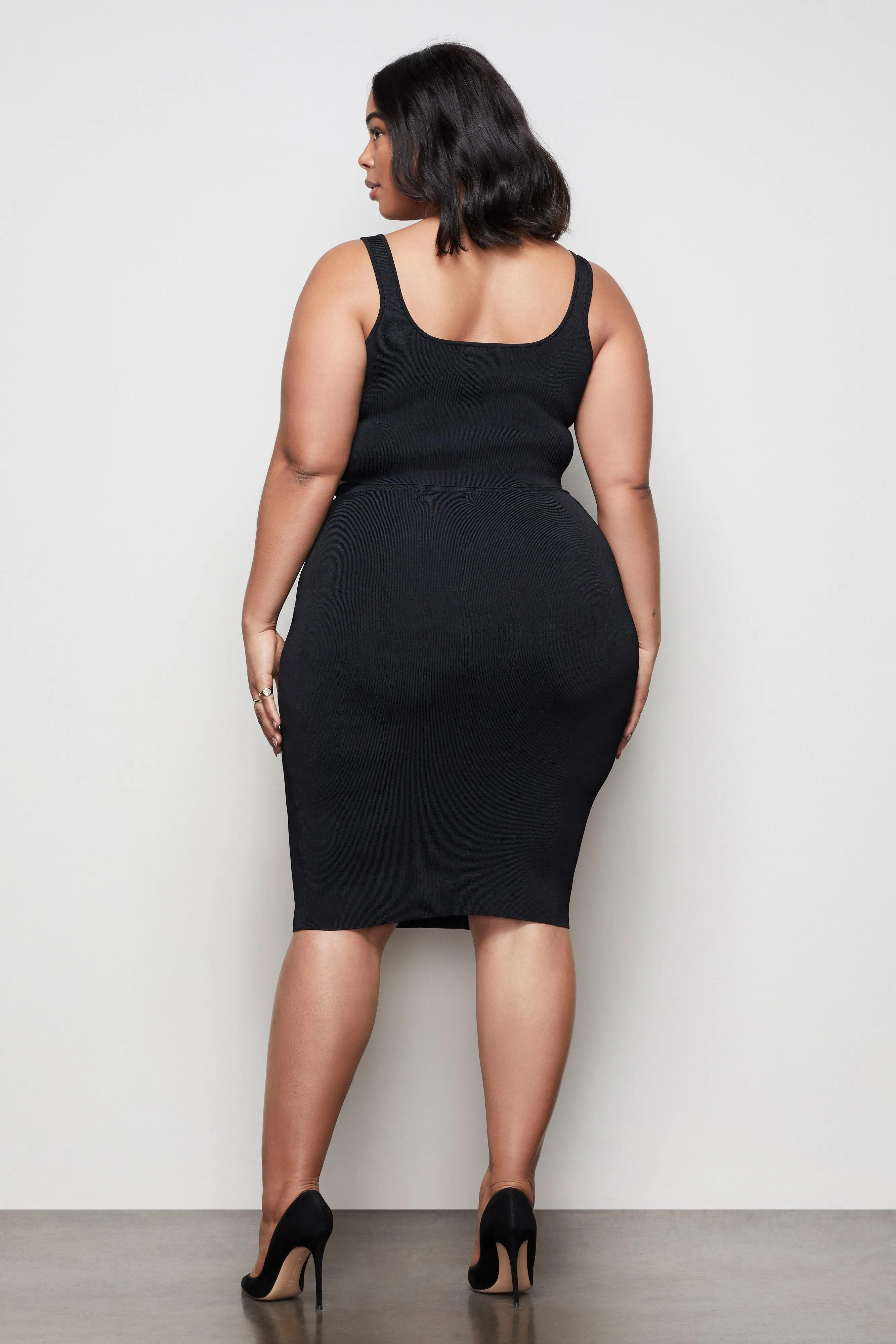 THE CONTOURED MIDI SKIRT | BLACK001