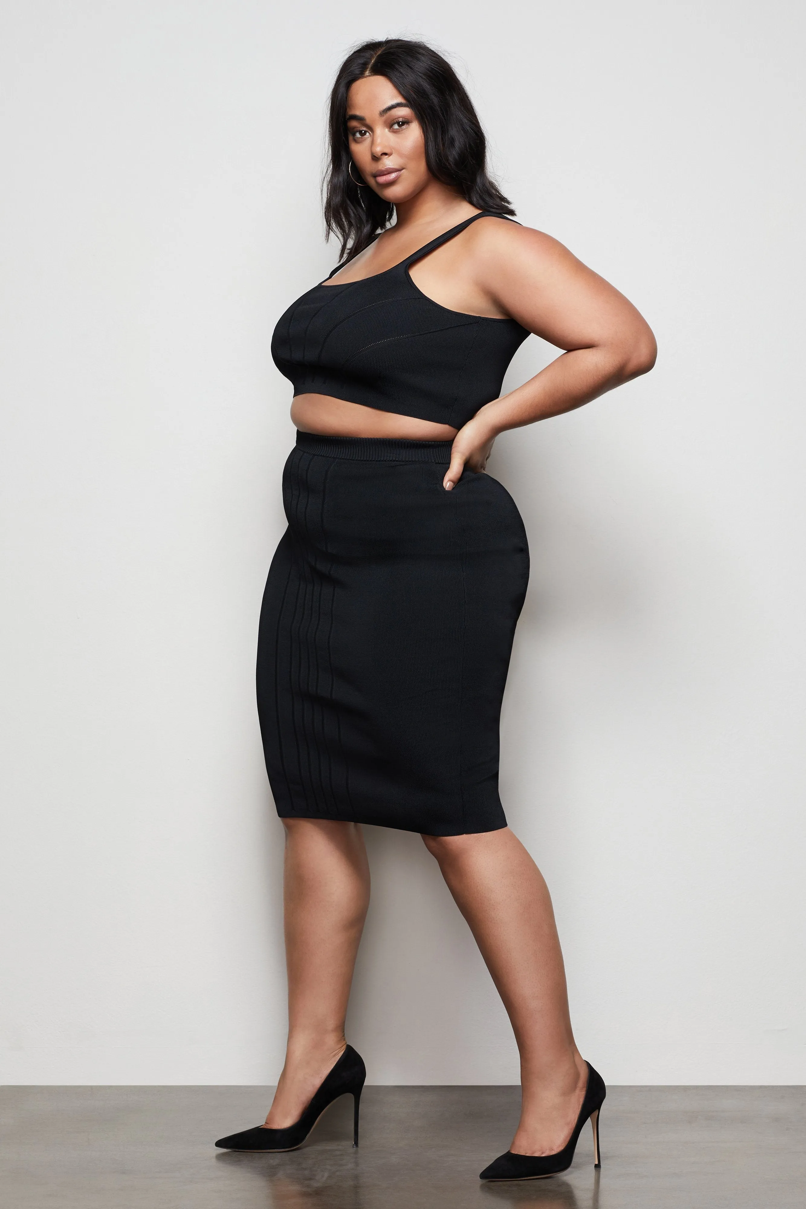 THE CONTOURED MIDI SKIRT | BLACK001