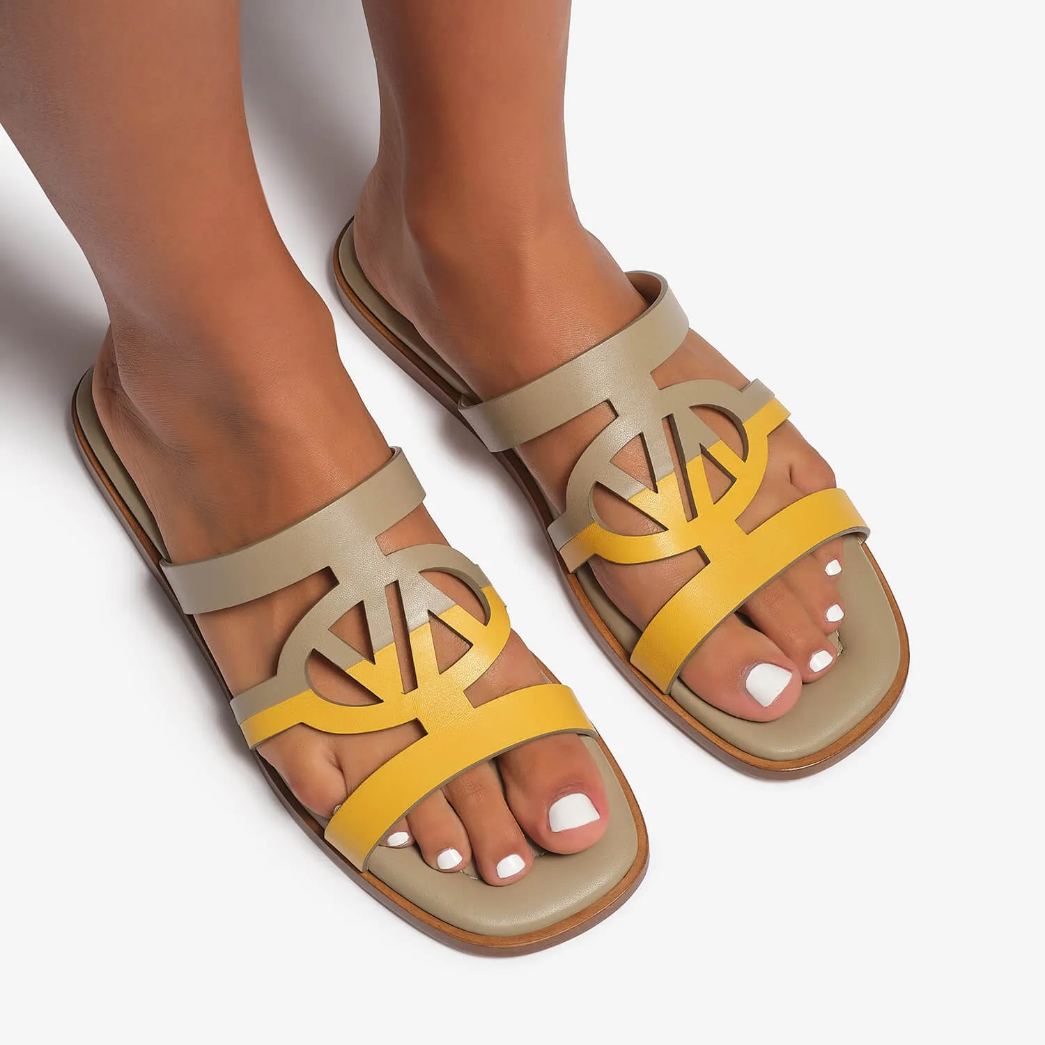 Women's leather slider sandal